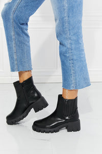 Thumbnail for MMShoes What It Takes Lug Sole Chelsea Boots in Black