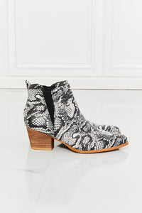 Thumbnail for MMShoes Back At It Point Toe Bootie in Snakeskin