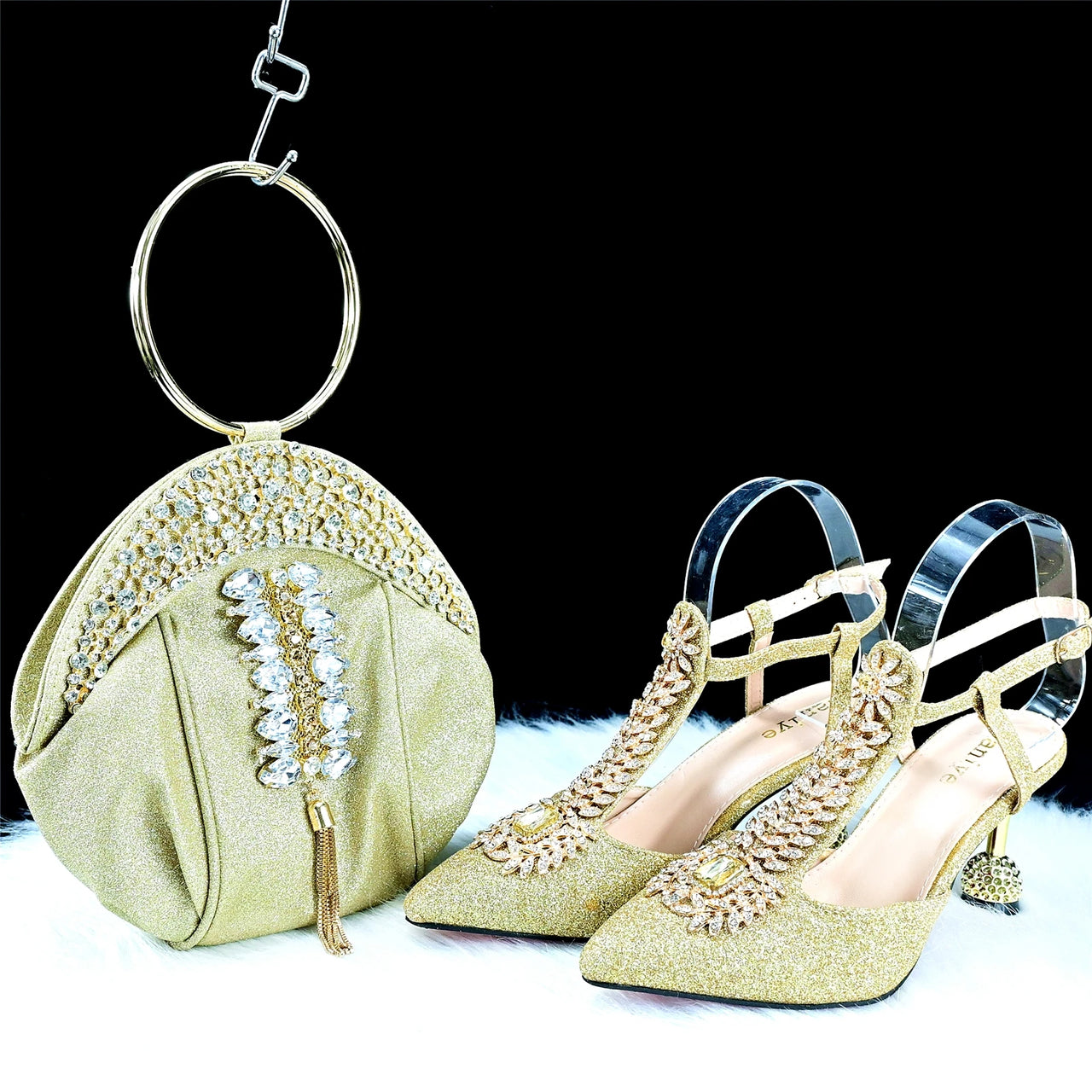 Golden Color New Design Nigerian Women Shoes and Bag Elegant Style African Ladies Pointed Toe Pumus for Wedding Party