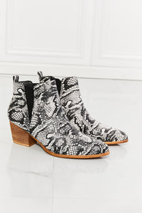 Thumbnail for MMShoes Back At It Point Toe Bootie in Snakeskin